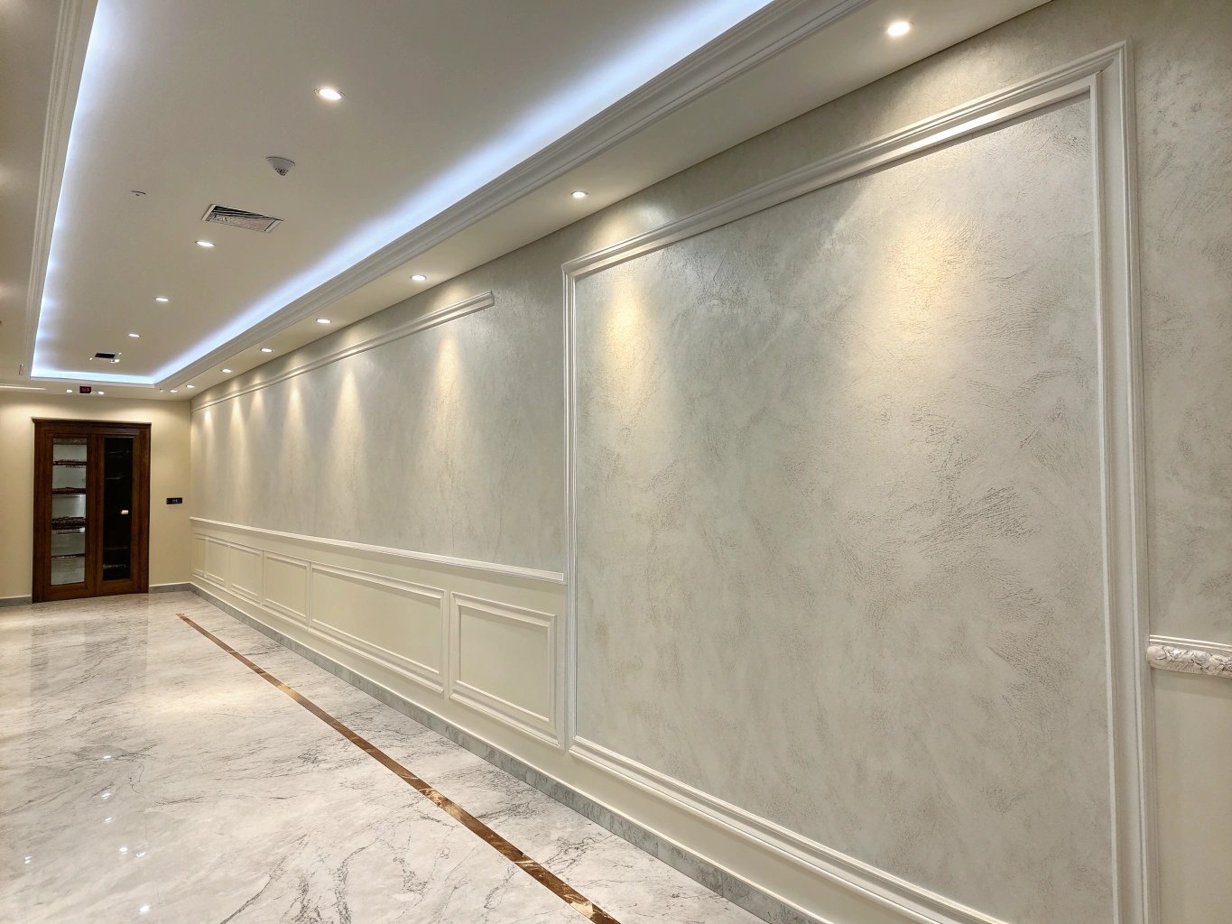 Putzarbeiten Innen und Außen - glatte Oberflächen mit Kalkputz und Lehmputz